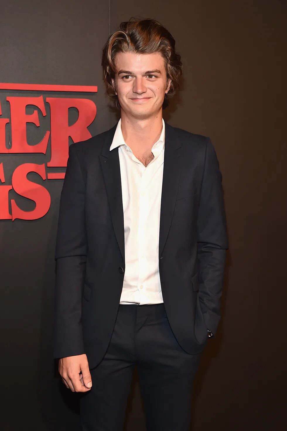 Джо кири 2023. Кири рост. Джо кири в полный рост. Joe keery. Джо кири.