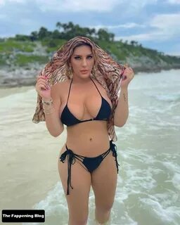 Jeane Marie Almulla Nude & Sexy Collection (16 Photos + Video) .
