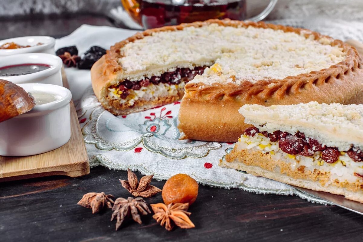 татарские национальные блюда губадия. губадия татарский. губадия татарский. башкирская выпечка губадия. татарское блюдо губадия.