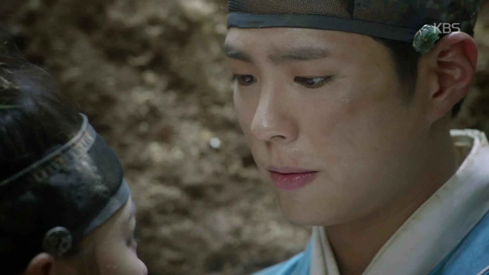 Лунный свет очерченный облаками дорама. Свет луны очерченный облаком поцелуй. Среди туманных облаков дорама. Лунный свет нарисованный облаками пак бо гом. Лунный свет нарисованный облаками дорама.