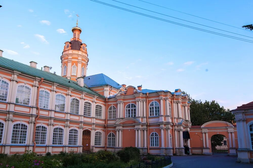 Александро невская лавра храм феодора новгородского. Александро-невская лавра бирюзовый зал. Р. Церковь святого князя феодора новгородского. Благовещенская церковь санкт-петербург александро-невская лавра.