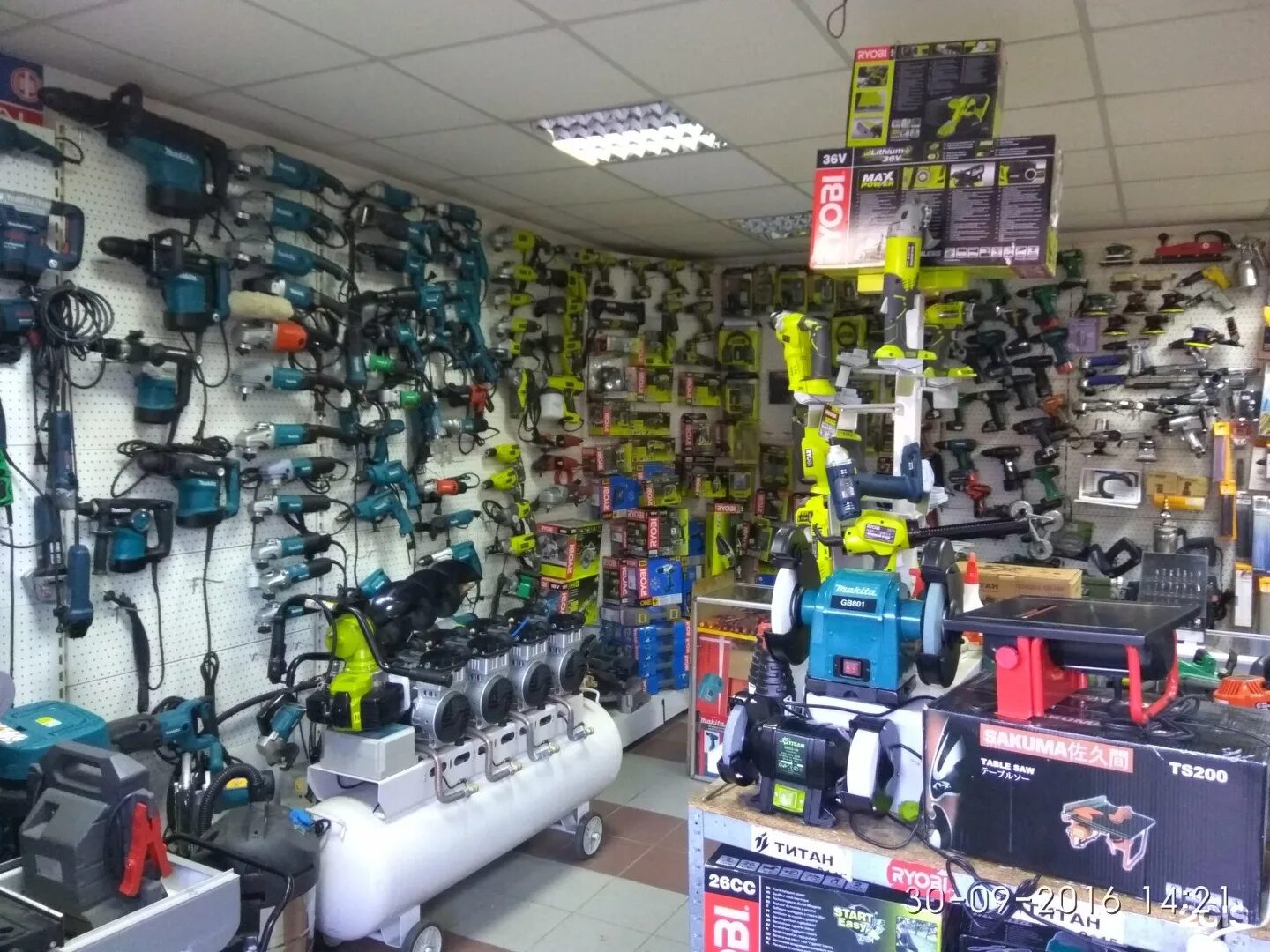 магазин инструментов в евпатории. магазин инструментов в ростове на дону. интернет магазин электроинструмента. инструмент на ростовском шоссе. электрический инструмент магазин.