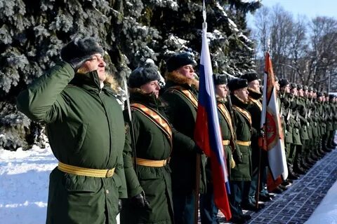 23 февраля отмечает вся страна