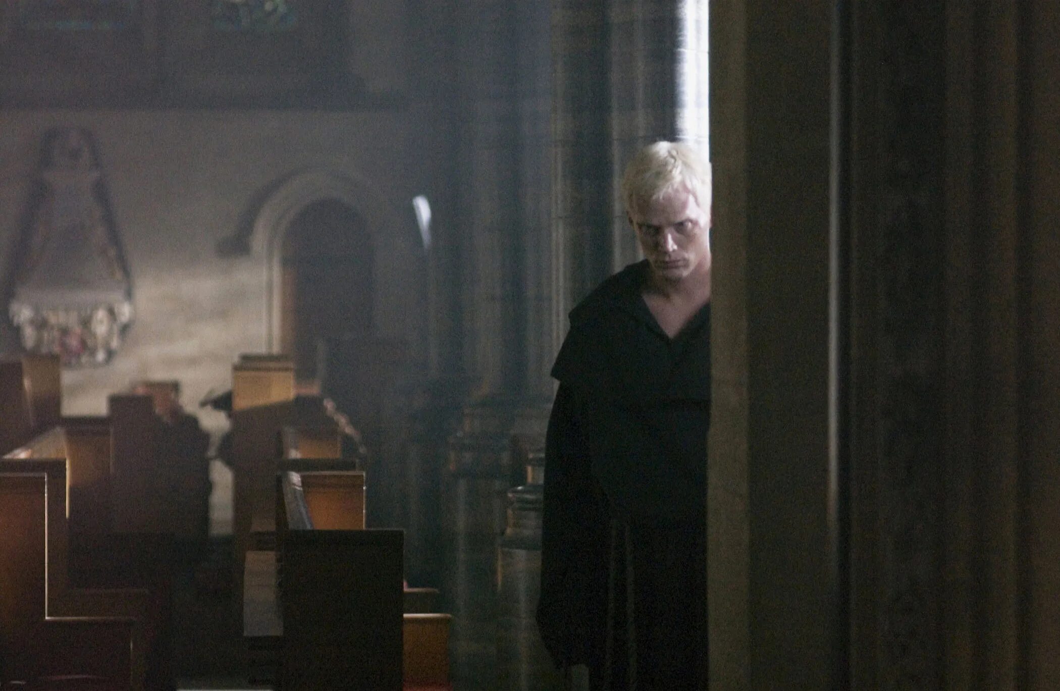 Код да винчи снимали. Пол беттани сайлас код да винчи. код да винчи фильм 2006 пол беттани. код да винчи фильм сайлас. код да винчи фильм 2006 сайлас.