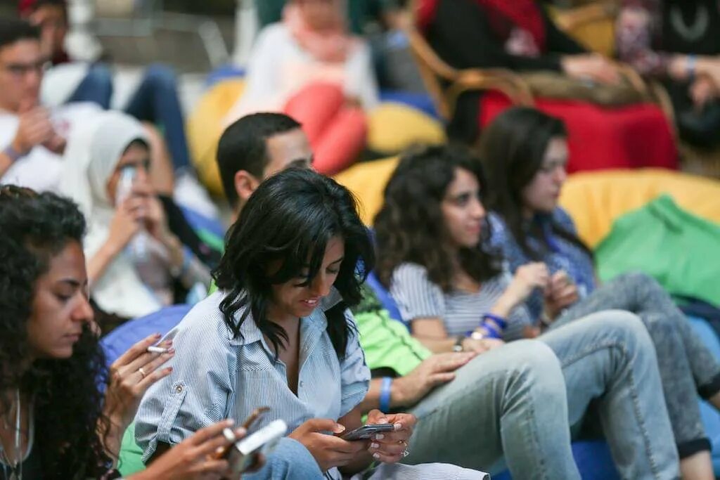 Буллинг в сети. Креативная молодежь. Social media. Социальные сети и молодежь. Социальные сети и молодежь.