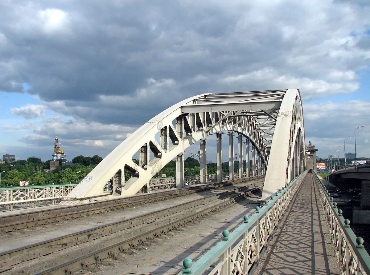 Лужнецкий Железнодорожный мост. Лужнецкий мост в Москве. Краснолужский пешеходный мост. Лужнецкий мост пешеходный.