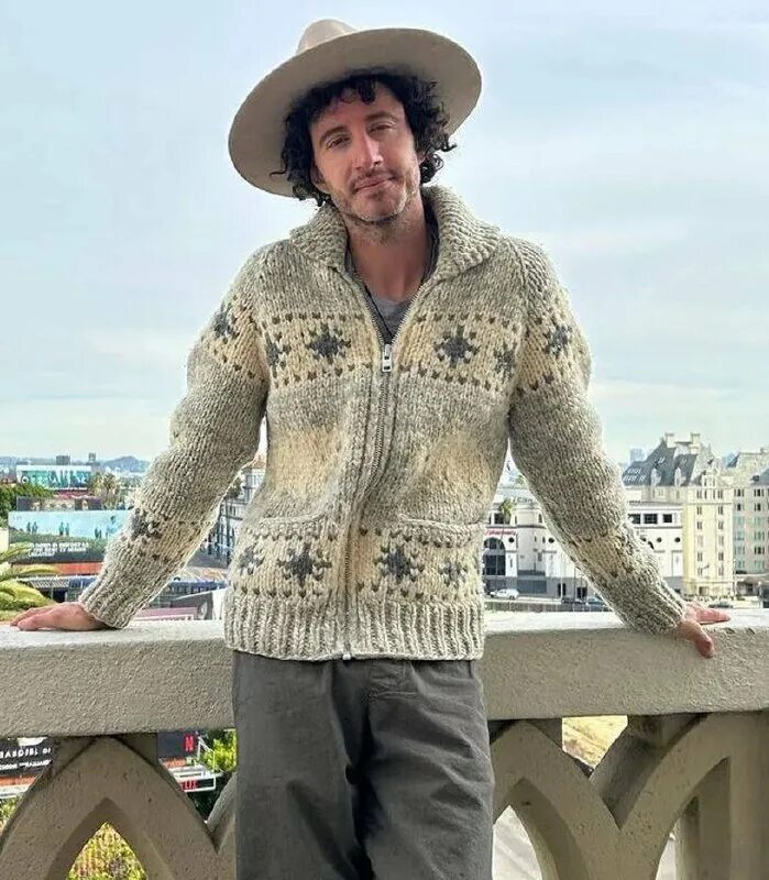 Эван уиникер. Эван виникер. Эван виникер. Эвана виникер. Эван виникер.