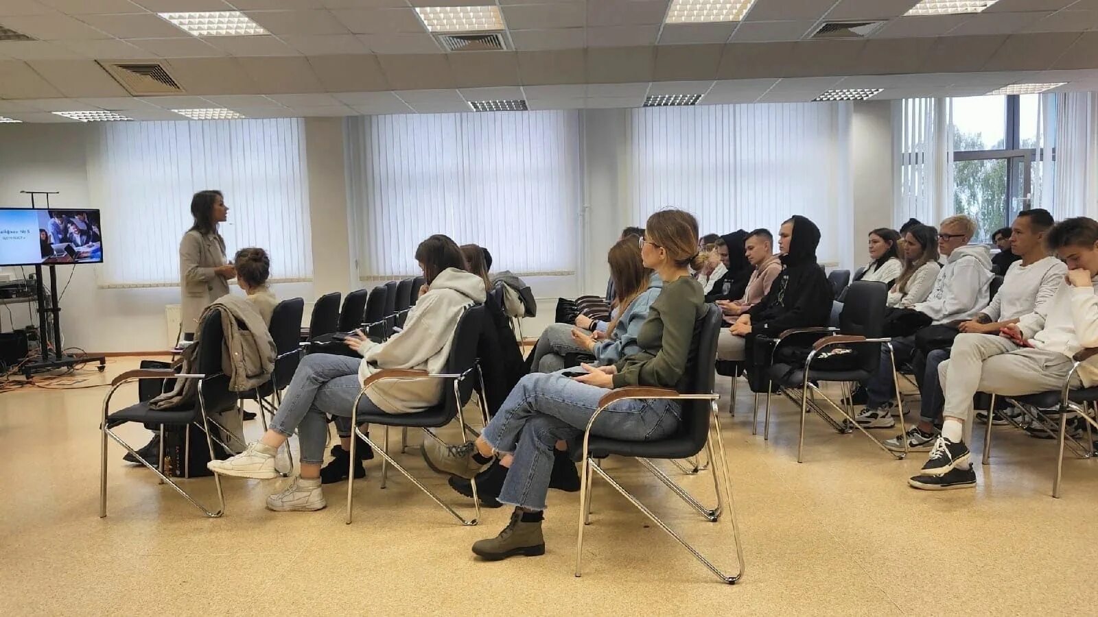 проект бизнес инкубатора. стартап бизнес инкубатор. бизнес инкубатор. бизнес-инкубатор томск тусур. рабочее место бизнес инкубатор.