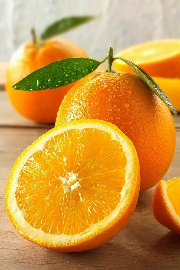 Апельсин википедия. Апельсин фрукт или цитрус. Оранжевый фрукт. Красивый апельсин. Оранжевые фрукты и ягоды.