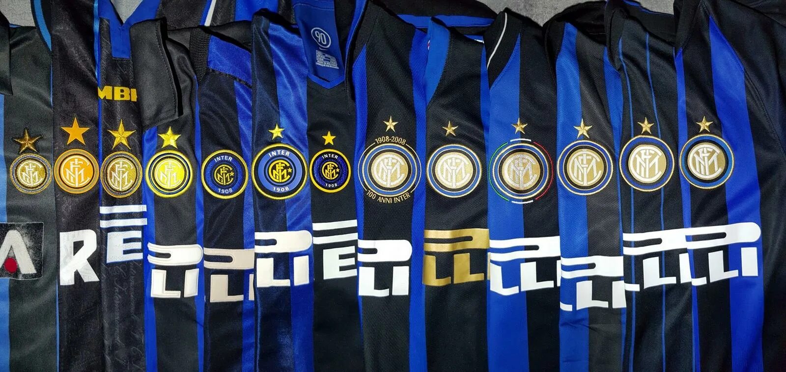 Интернационале магазин. Логотип Интера. Олимпийка Inter Milan.