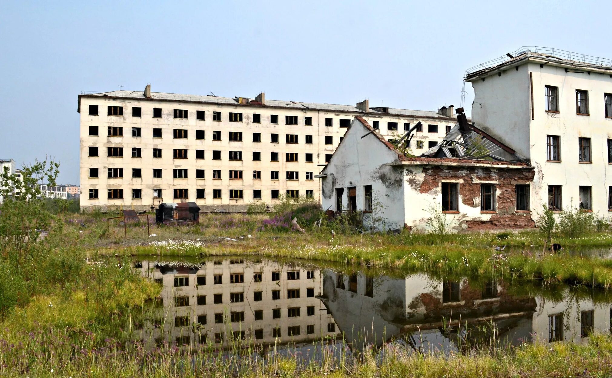 Ушли городок. Кадыкчан город-призрак. Город призрак Колендо Россия. Поселок призрак Колендо. Кадыкчан – поселок-призрак.