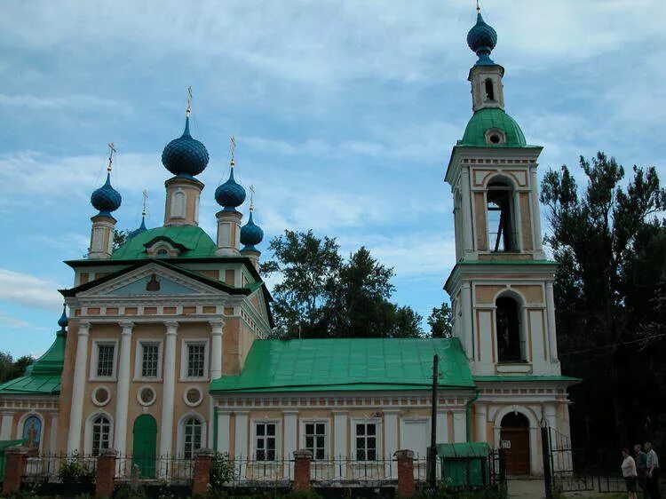 Углич церковь царевича димитрия. Церковь царевича димитрия на поле. церковь димитрия на поле в угличе. храм царевича димитрия в угличе. филипповская церковь углич.