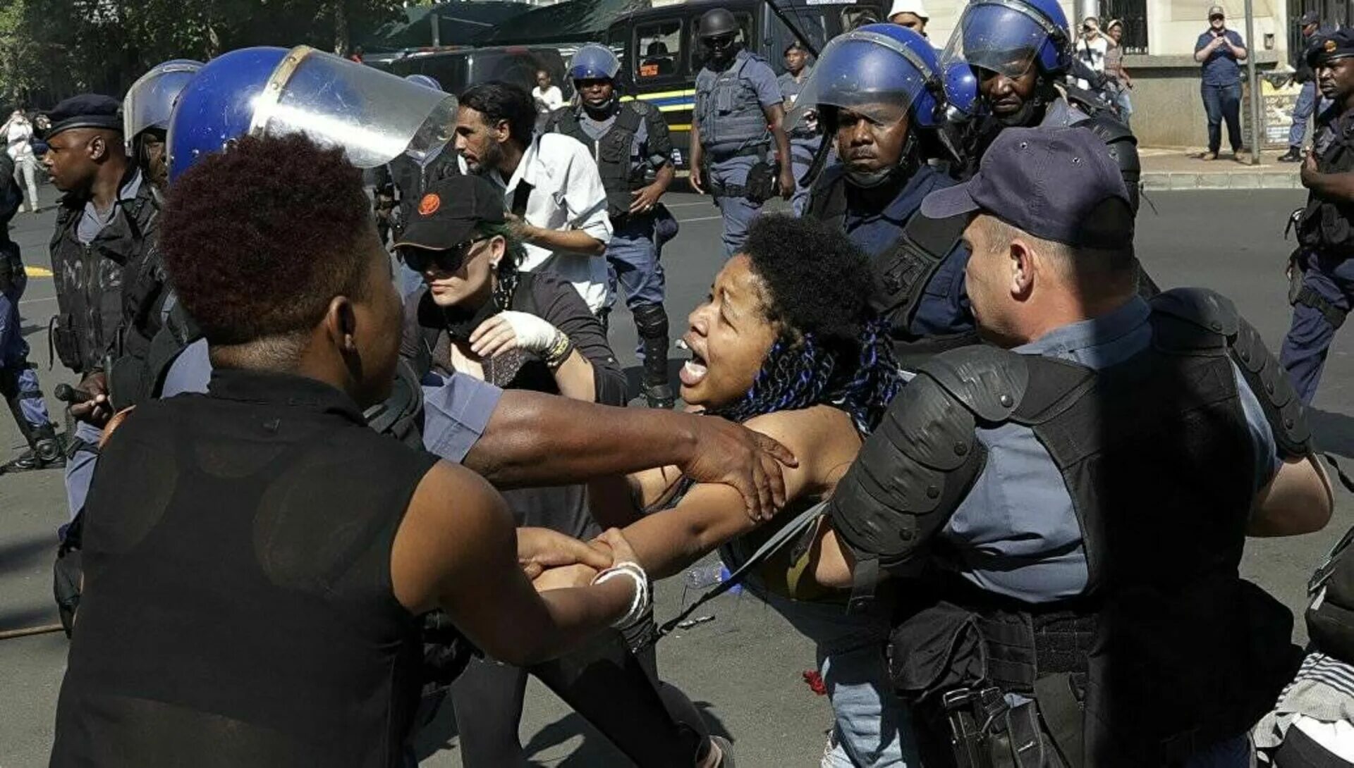 Полиция Африки. Полиция ЮАР. Полиция Йоханнесбурга. Юар что произошло