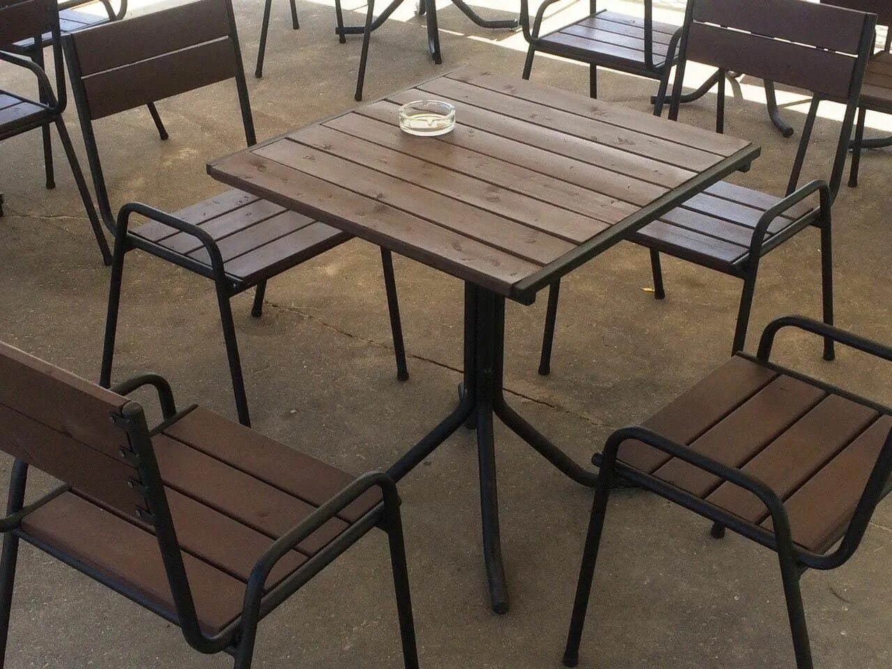 Уличная мебель для кафе. Комплект уличной мебели Фьюжн. Стол для кафе 700х700. Комплект уличной мебели «Фьюжн» – рейка сосны. Летние столики для кафе.
