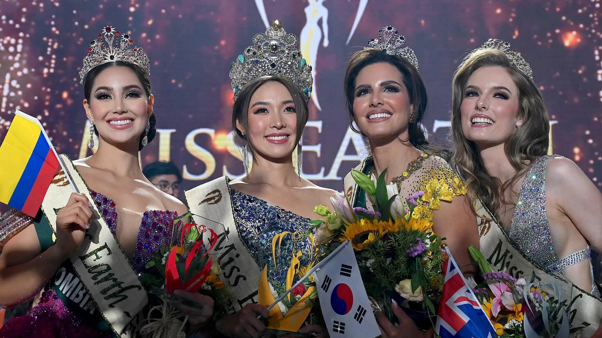 Miss Earth 2022 Mina Sue Choi representing Korea, Miss Earth-Air 2022 Sherid