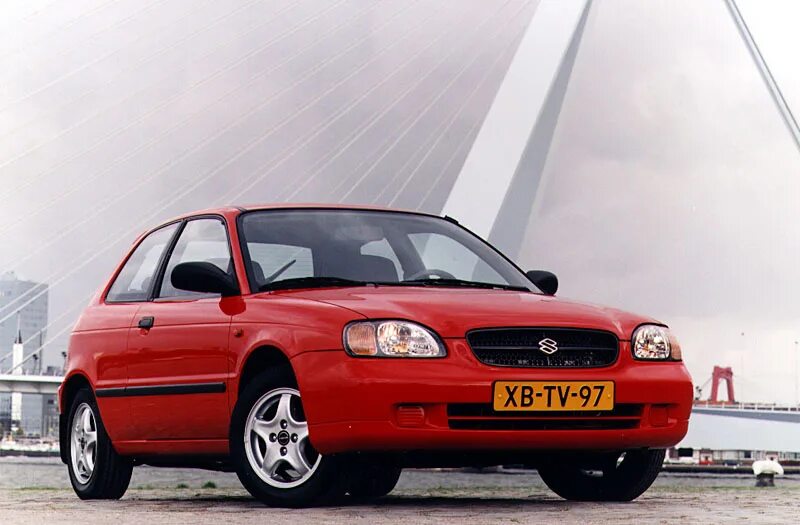 Suzuki Baleno/esteem. Suzuki Baleno 1998 хэтчбек. Сузуки Балено хэтчбек 1997. Suzuki esteem 1998.