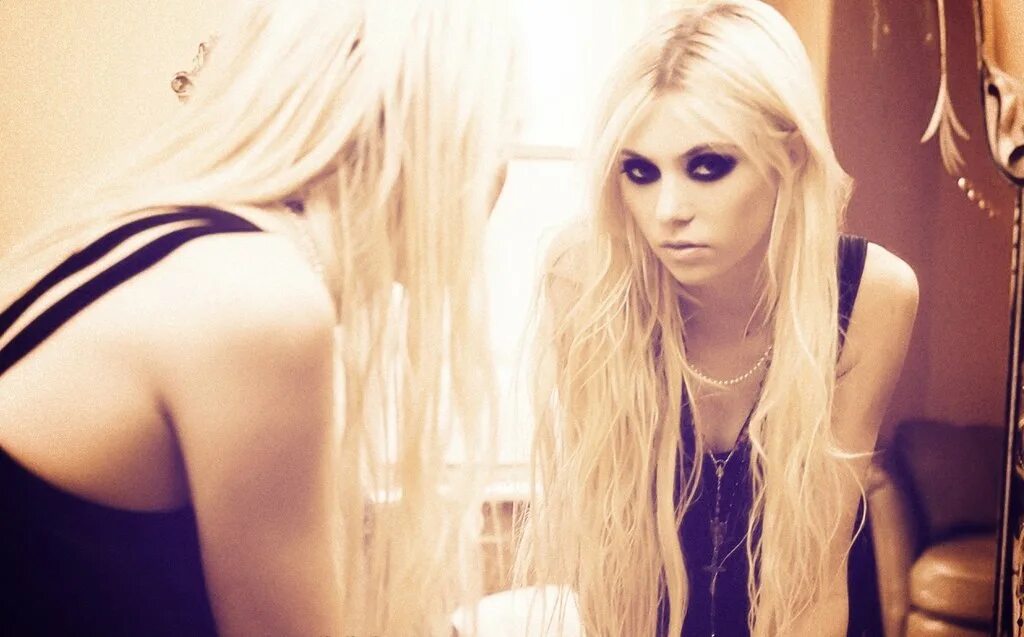 Фотомодель блондинка. Taylor momsen 2022. Не нравятся блондинки. Не нравятся блондинки. Блондинка с голубыми глазами.