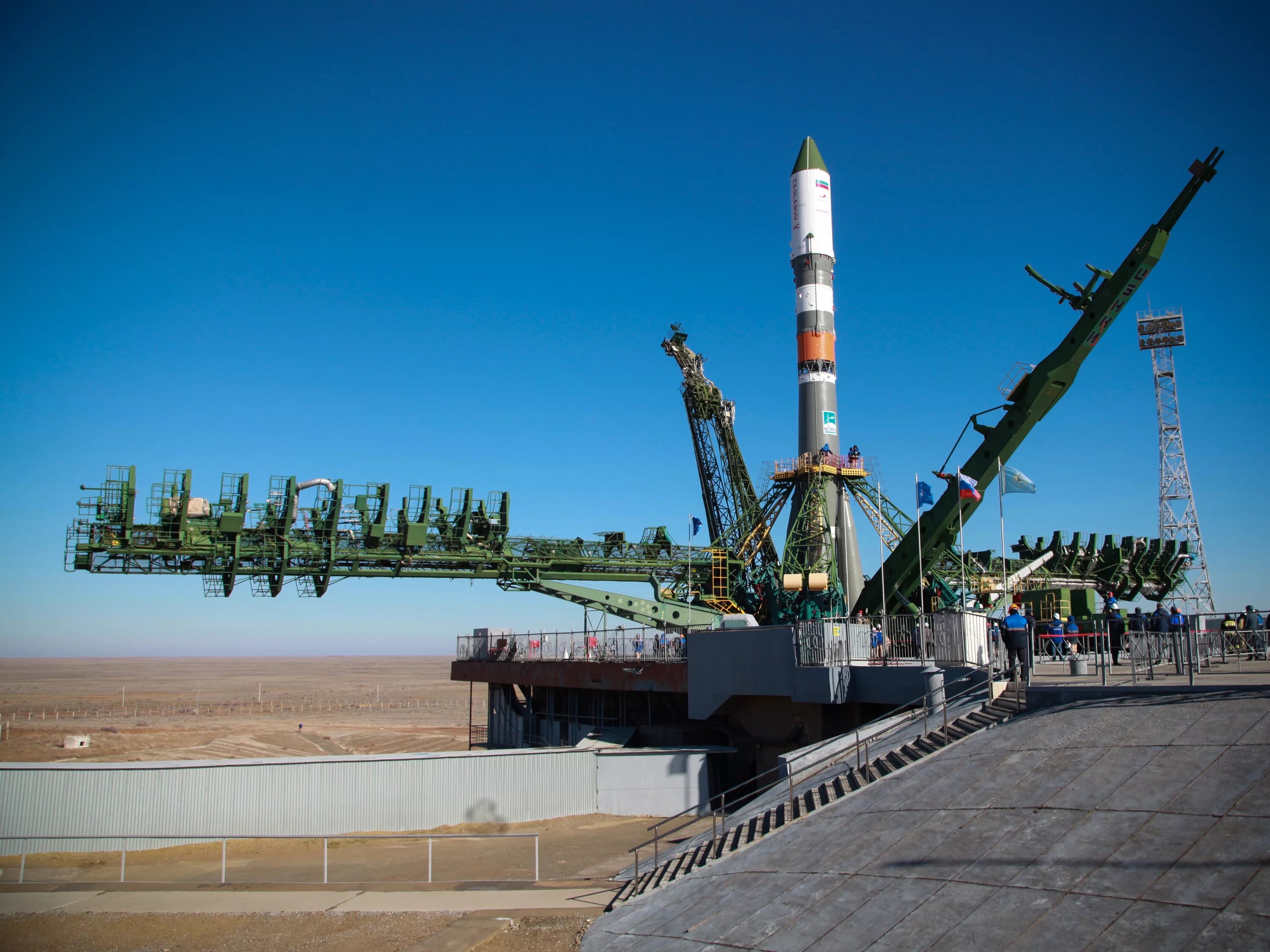 Площадка для запуска ракет. Стартовый комплекс союз байконур. ракета на космодроме байконур. площадка 31 космодрома байконур. старт ракеты с байконура.