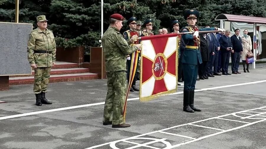студент солдат. командующий росгвардии. офисная форма одежды внг рф. командующий южным военным округом росгвардии. виктор стригунов росгвардия.