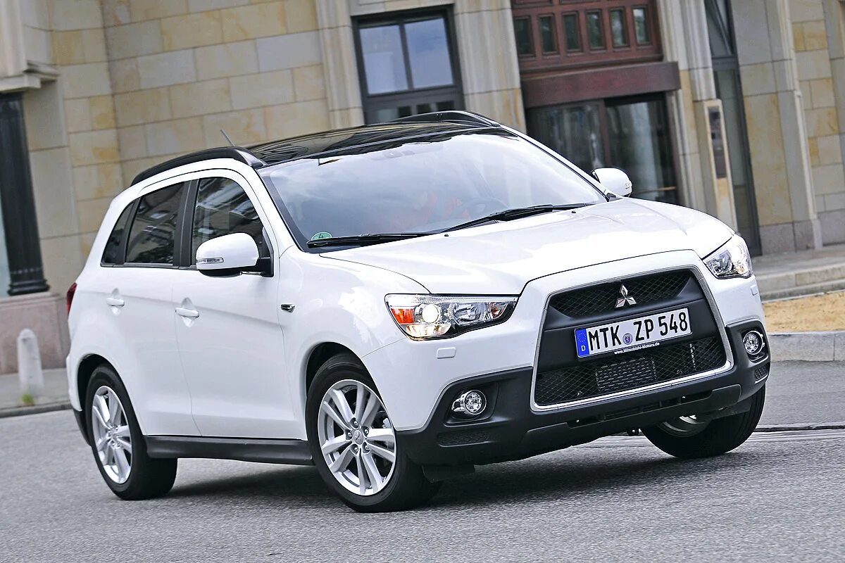 Mitsubishi asx. Мицубиси АСХ 2015 1.6. Мицубиси ASX 2000. Митсубиси Лансер ASX. Мицубиси асикс 2012.