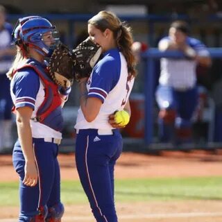 Slideshow best softball butts.