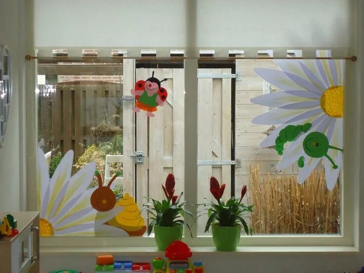Pin by Wanda on Dekoracne klasy Flower crafts kids, Spring crafts, Classroom win