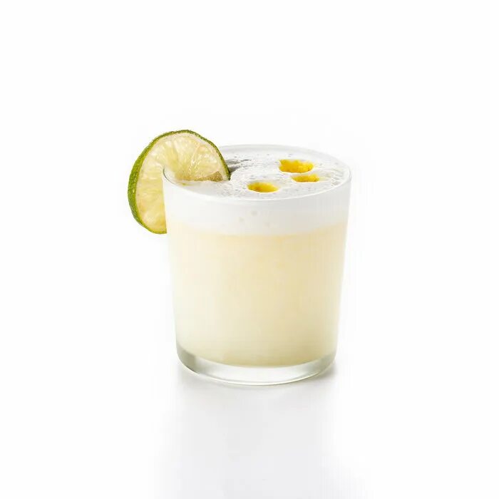 Le sour. Писко сауэр. pisco sour коктейль. международный день коктейля «писко сауэр».