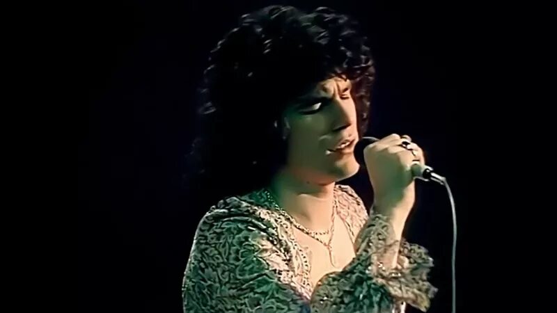 Love hurts альбомов. Nazareth - love hurts 1975 (hq). Слушать назарет лав. Nazareth 1975. Солист назарет.