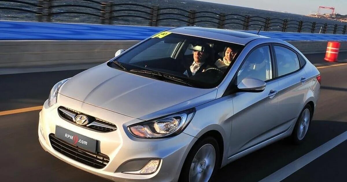 Hyundai solaris hatchback 2012. Новые хендай 2012. Hyundai accent 2012. Hyundai azera 2011. Хендай элантра 2012г.