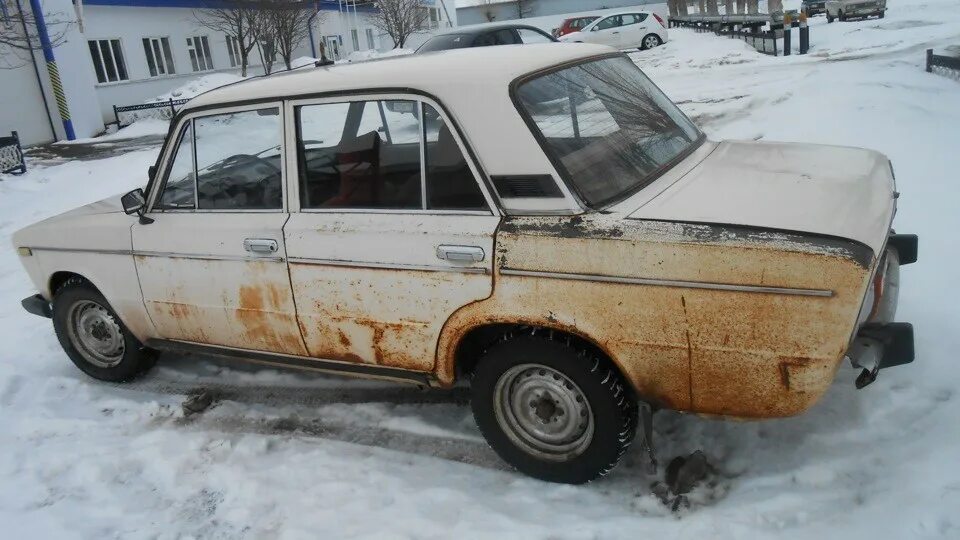 ВАЗ 2106 гнилая. ВАЗ 2106 ржавая. ВАЗ-2106 "Жигули" сгнившая. Ржавые Жигули ВАЗ 2106. Ваз ржавчина