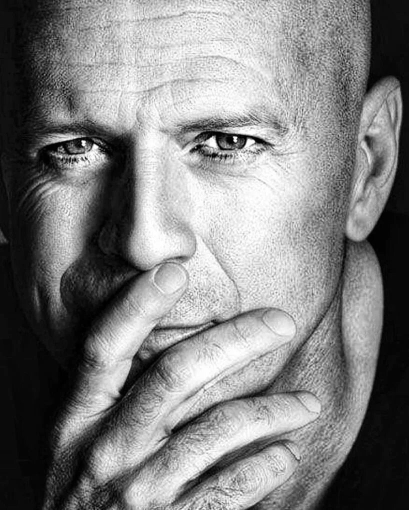 Улыбнуться ч. Брюс Уиллис. Грег горман. Брюс Уиллис фото. Bruce Willis портрет.