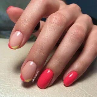 Квадратные ногти кораллового