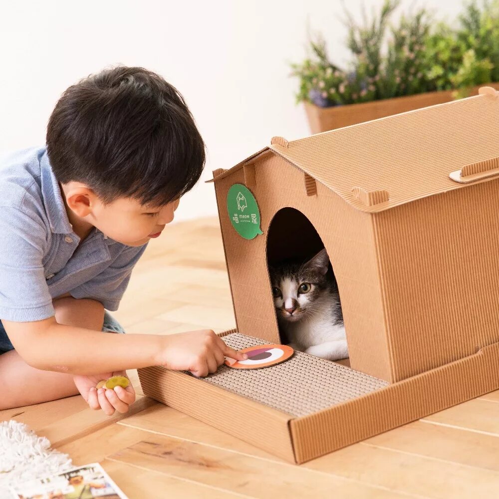 Картонные домики для котов. Коробка для кошки. Домики для котов из коробок. Картонный домик для животных. Домик для кошки своими руками из коробки