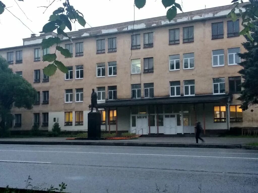 Проспект победы 33 вологда фонд социального страхования. Вогу вологда проспект победы 37. Проспект победы 37 вологда. Проспект победы 37. 8 корпус вогу вологда.