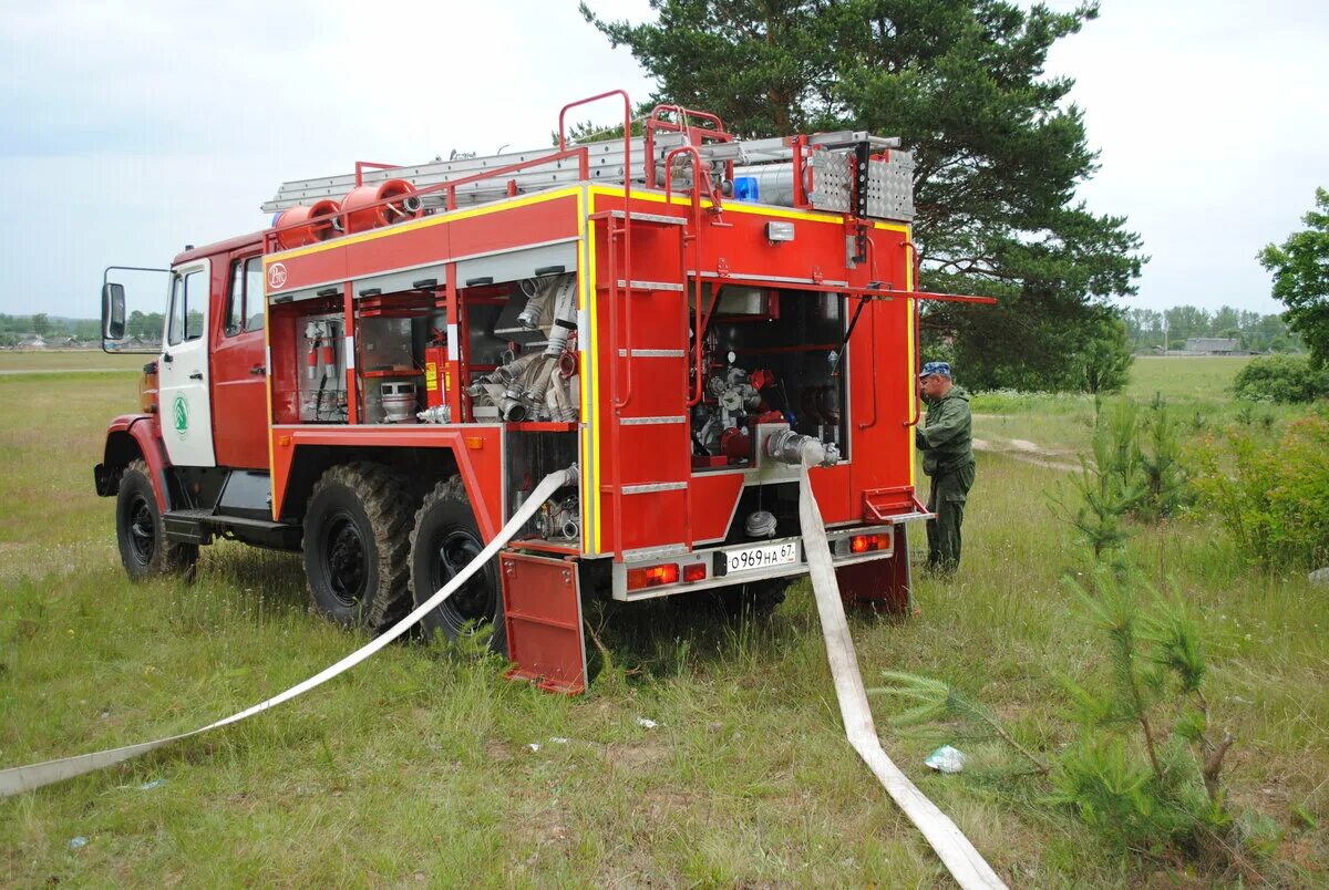 Пожарный автомобиль подача воды. ПТВ пожарного автомобиля АЦ-40. ПНС-110 пожарный автомобиль. Пожарный насосно-рукавный автомобиль. АЦ 3.2 спецтехника пожаротушения.