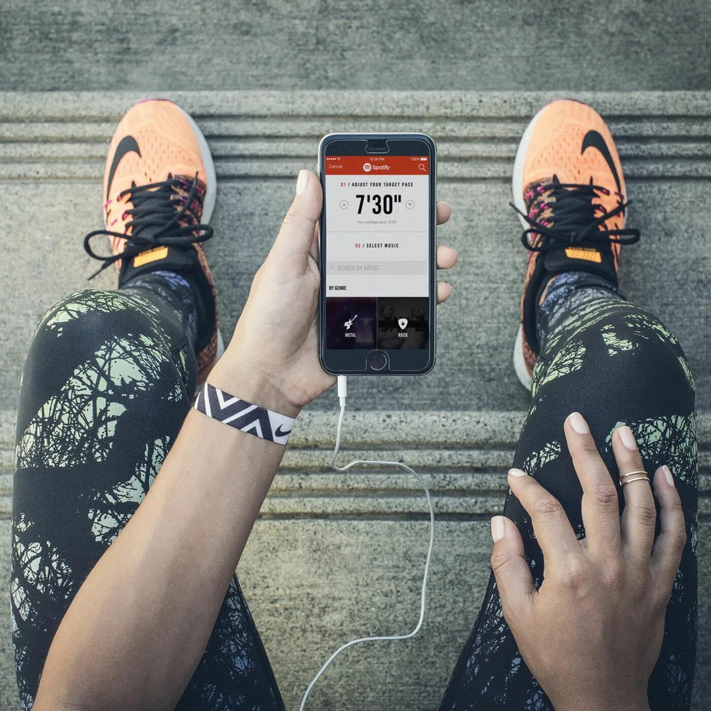 Приложение для бегунов. Nike Run приложение. Nike tell Wind. Приложение для бега на айфон. Nike Instagram.