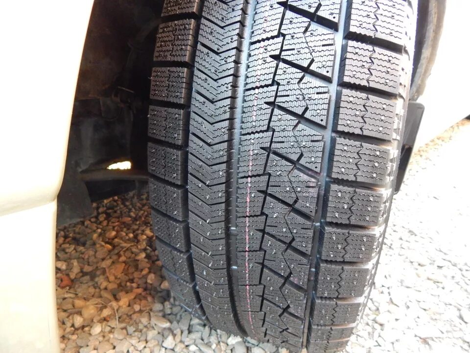 Bridgestone blizzak фрикционная. Bridgestone blizzak vrx 91s. Bridgestone blizzak vrx 215/65 r16. Бриджстоун близак липучка r19. Шины bridgestone blizzak vrx.