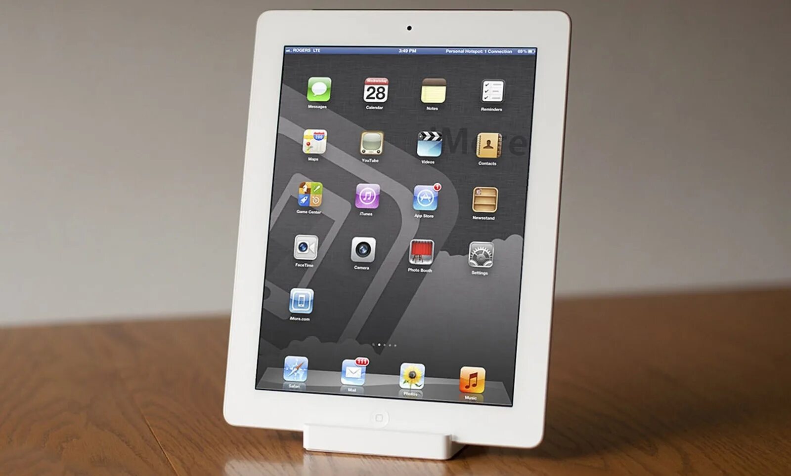 Ipad 3 cellular. Айпад поддержанный. Айпад поддержанный. Планшет эпл айпад 1. Планшет эпл айпад 1.