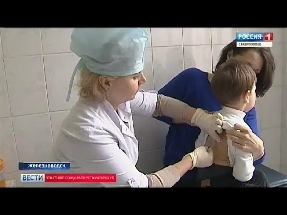 Больница видео уколов. Уколы детям в больнице малышам. Уколы детям в школе в яг. Уколы детям в школе в ягодицу.