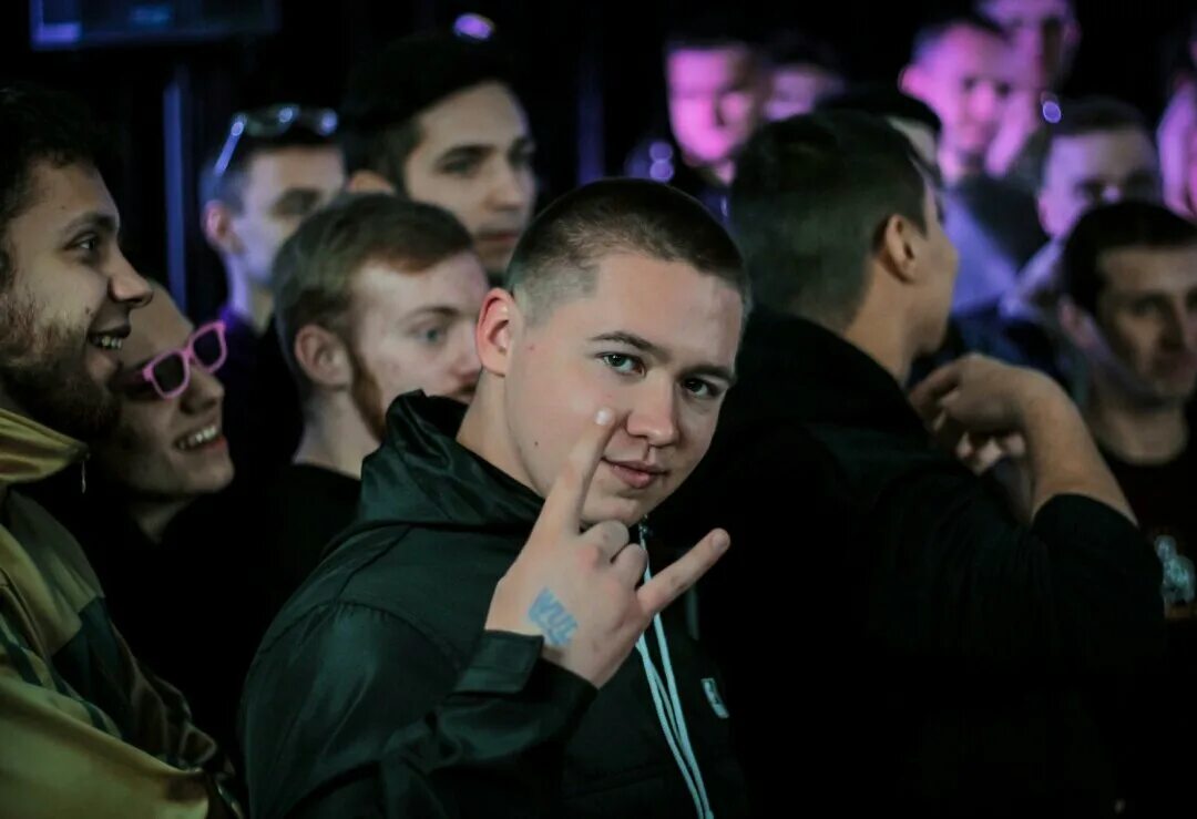 Анатолий семенов deep ex sense. Рэп баттлы в россии. Плант версус баттл рэпер. Хэл баттл рэпер. Батл мс иван.