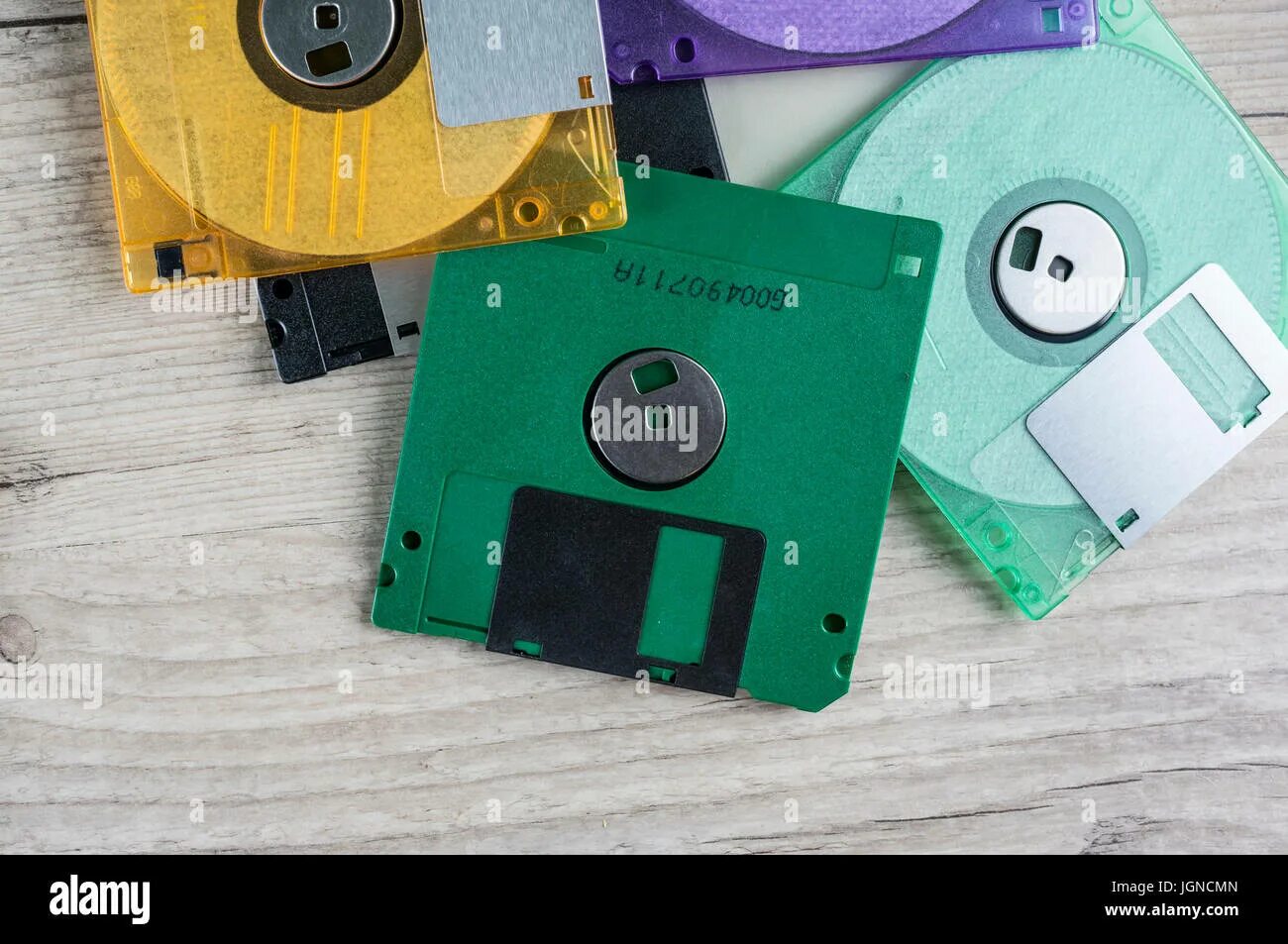 5. 5" 1. фиолетовая дискета. флоппи диск 7 букв. объем памяти флоппи диска 3.