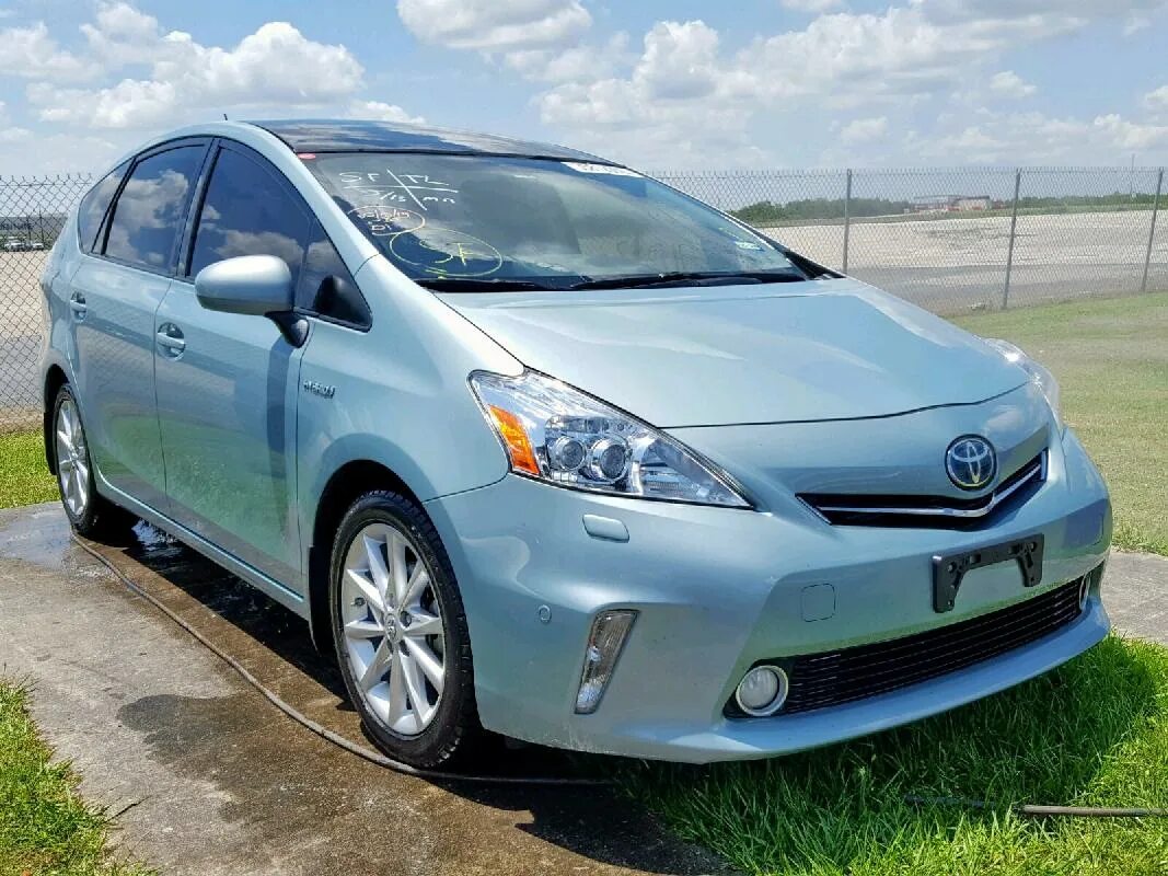 Toyota prius цены. Toyota Prius v ( ) 2014. Тойота Приус бу. Тойота Prius сколько стоит в Кыргызстане. Тойота Приус купить бу.