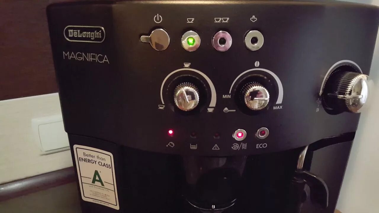 Очистка делонги магнифика от накипи. Кофемашина Delonghi magnifica esam 4000. Декальцинация Делонги esam 4000 кофемашина. Delonghi magnifica esam 04.110 b. Delonghi esam 04.120s.