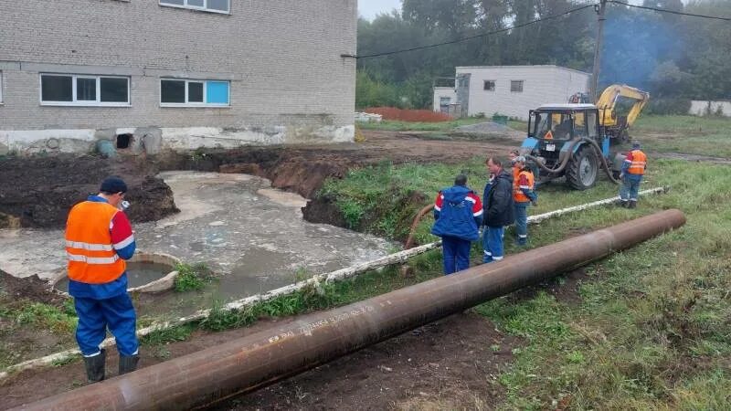 Керчь порыв водовода. Тамбовская вода. Дали воду тамбов. Дали воду тамбов. Аварии на коммунальных системах жизнеобеспечения фото.