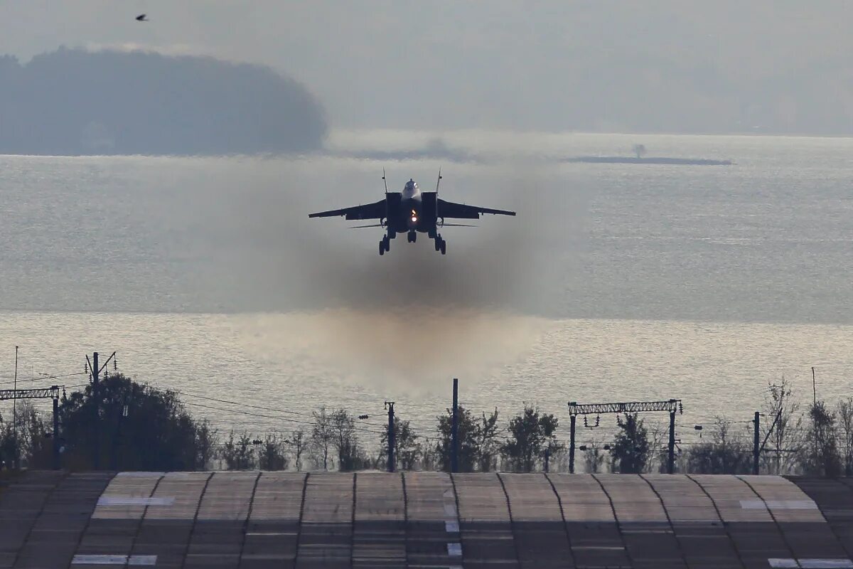 Морская авиация герои. Як-38 взлет. Морская авиация герои. Палубный истребитель миг-29к. Морская авиация есть и будет ix.