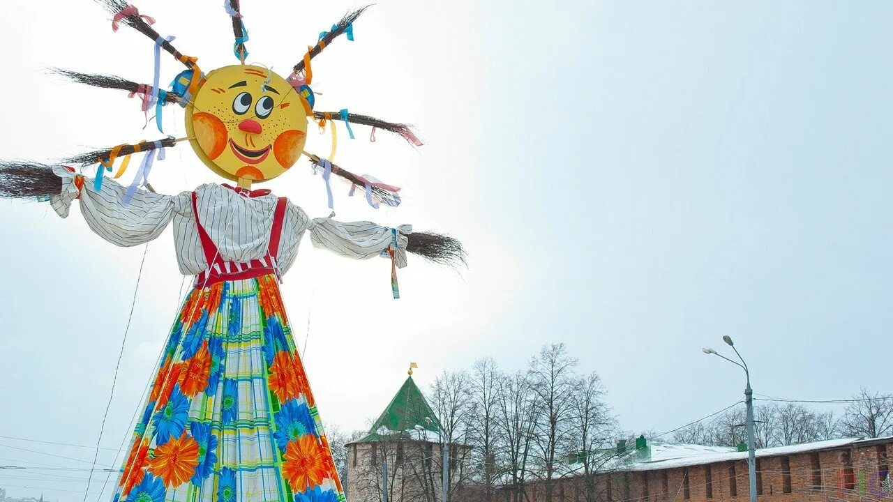 Чучело масленицы. Масленичное чучело. Пугало на масленицу. Масленичное соломенное чучело. Креативное чучело масленицы.