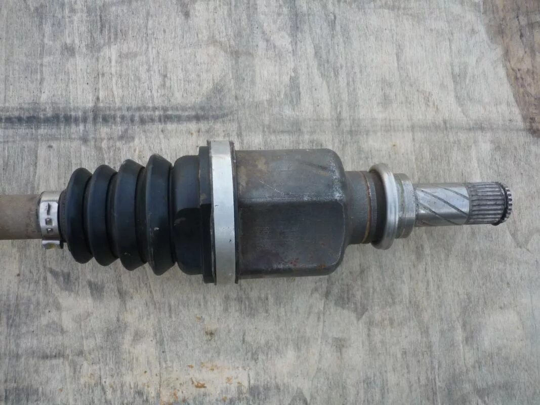 Привод рено колеос 1 левый. 6 механика. Замена приводов меган 2. Левый привод рено сценик 1. Соединитель привода рено меган.