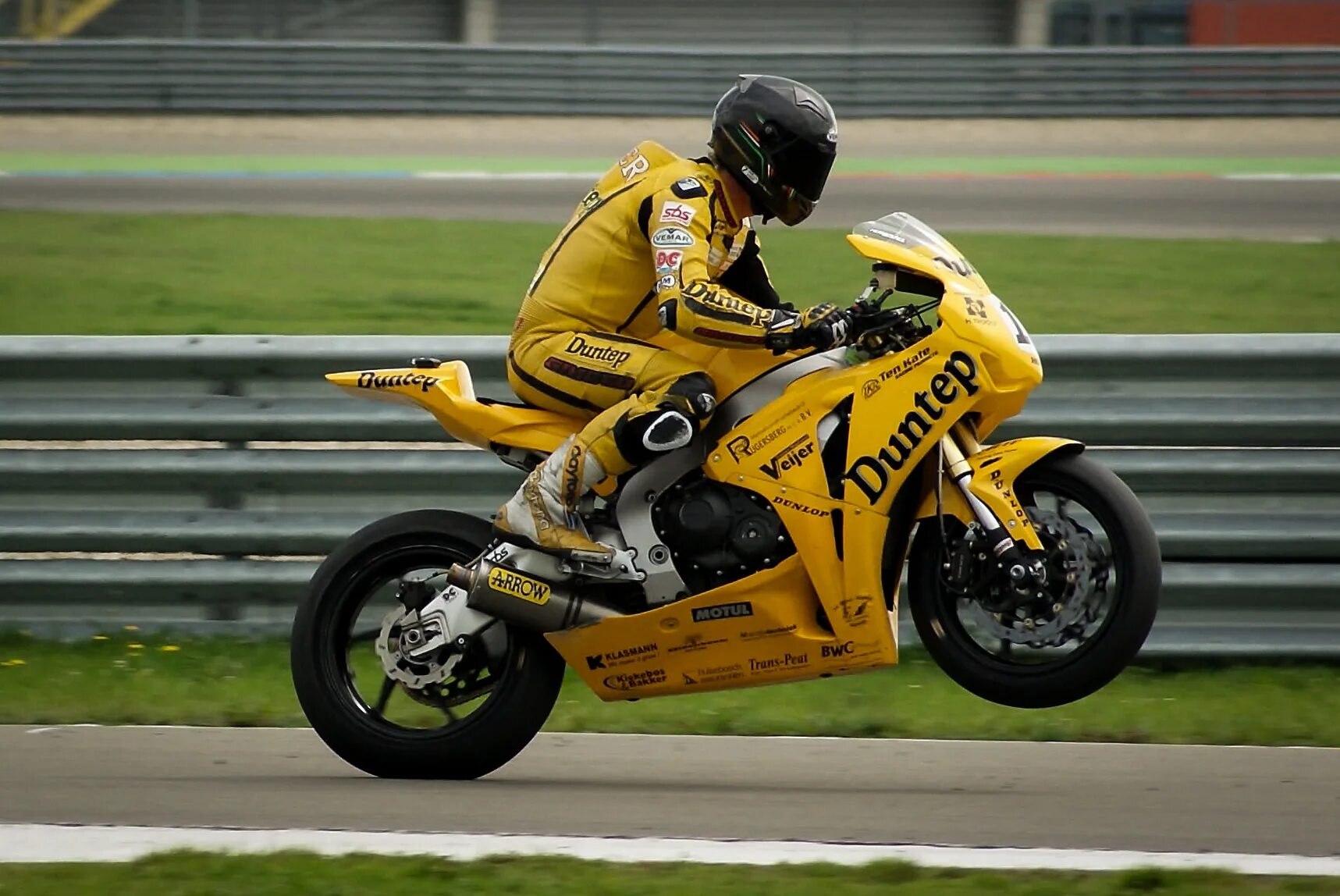 Moto bike races. Гоночный мотоцикл Дукати. Мотоцикл спорт рейсинг. Мотоцикл байк гоночный 8978. Moto Racing Racer мотоцикл.