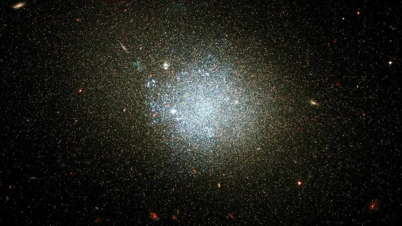 Какая самая большая галактика во вселенной