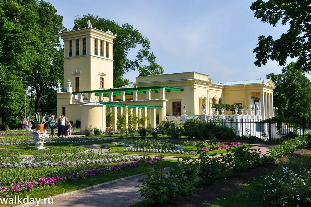 Царицынский павильон в петергофе скульптурами. Штакеншнейдер царицын павильон в петергофе. Царицын павильон в петергофе. Ольгин дворик. Ольгин дворик.